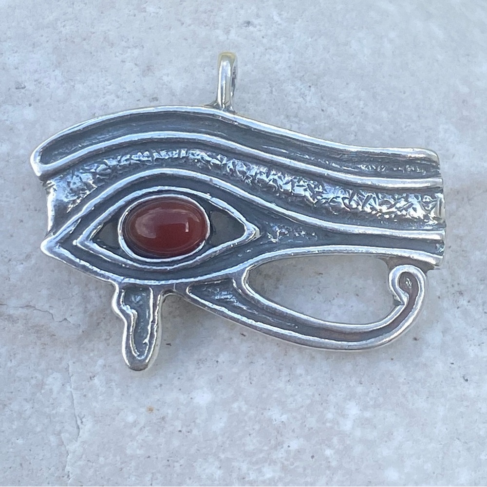 Eye of Horus pendant .925 Sterling Silver with genuine Carnelian Falcon - Picture 9 of 12